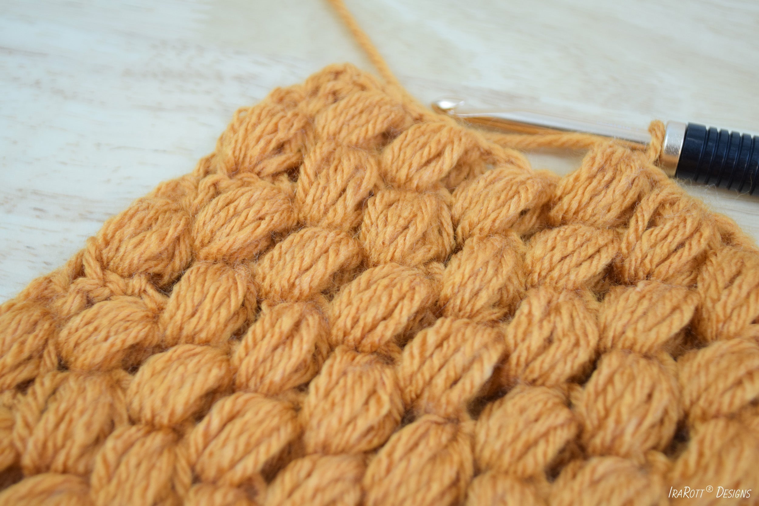 Haaksels: V puff scarf, image size:2500x1667