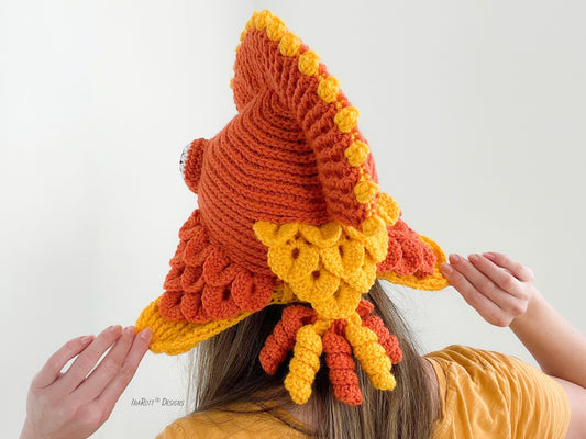 Scales in Crocodile Stitch