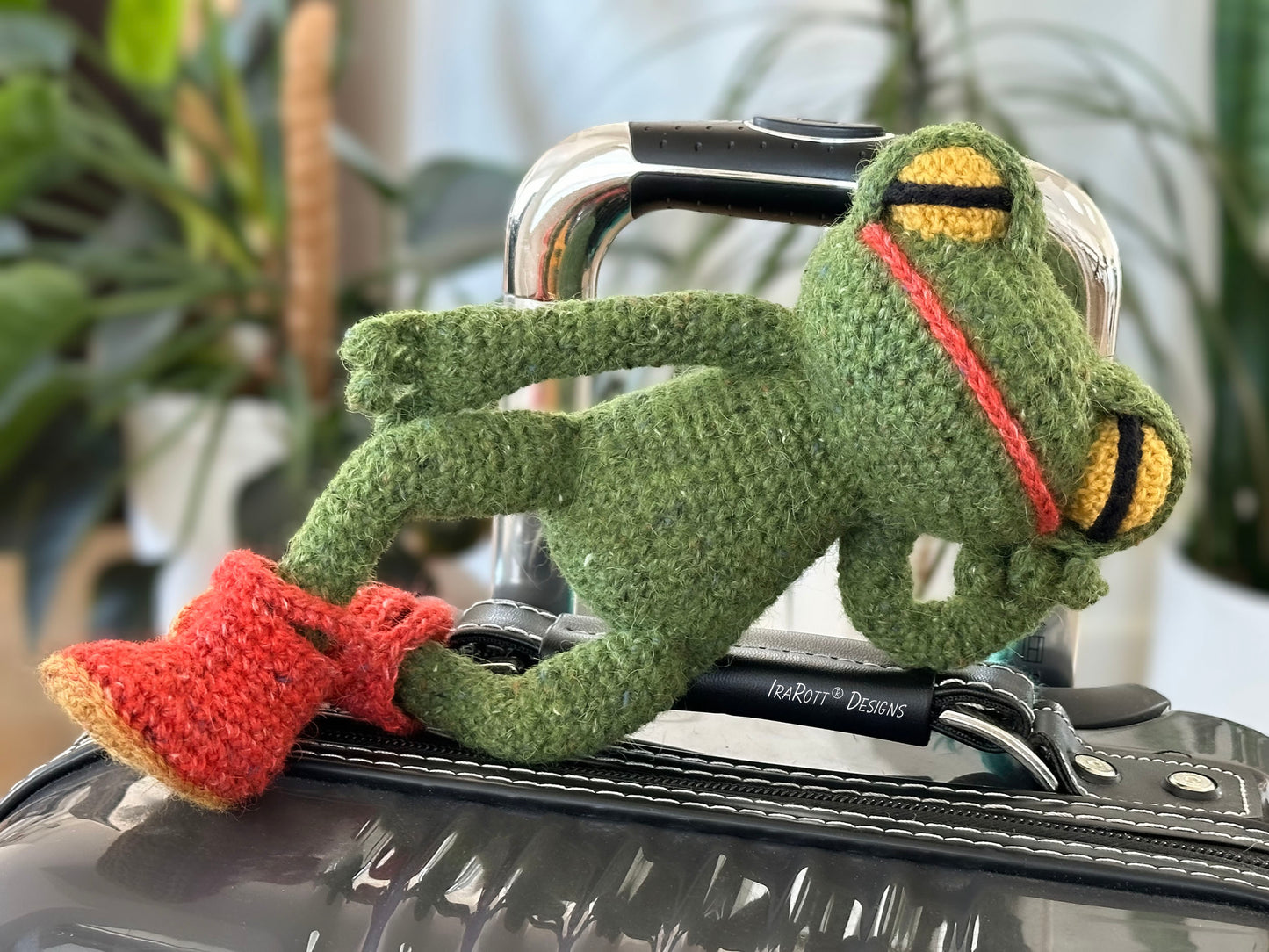 Jabka The Traveling Frog Amigurumi Crochet Pattern