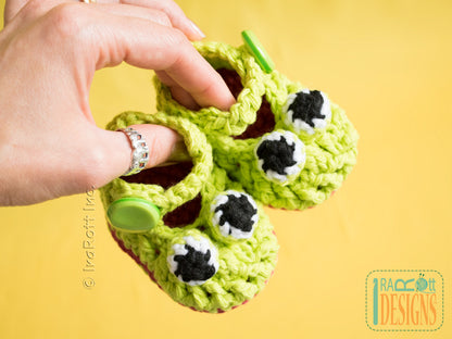 Crazy-Eyed Frog Booties Crochet Pattern