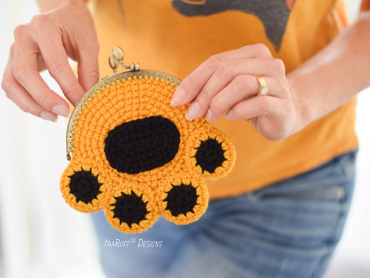 Pumpkin The Cat Paw Coin Purse Crochet Pattern