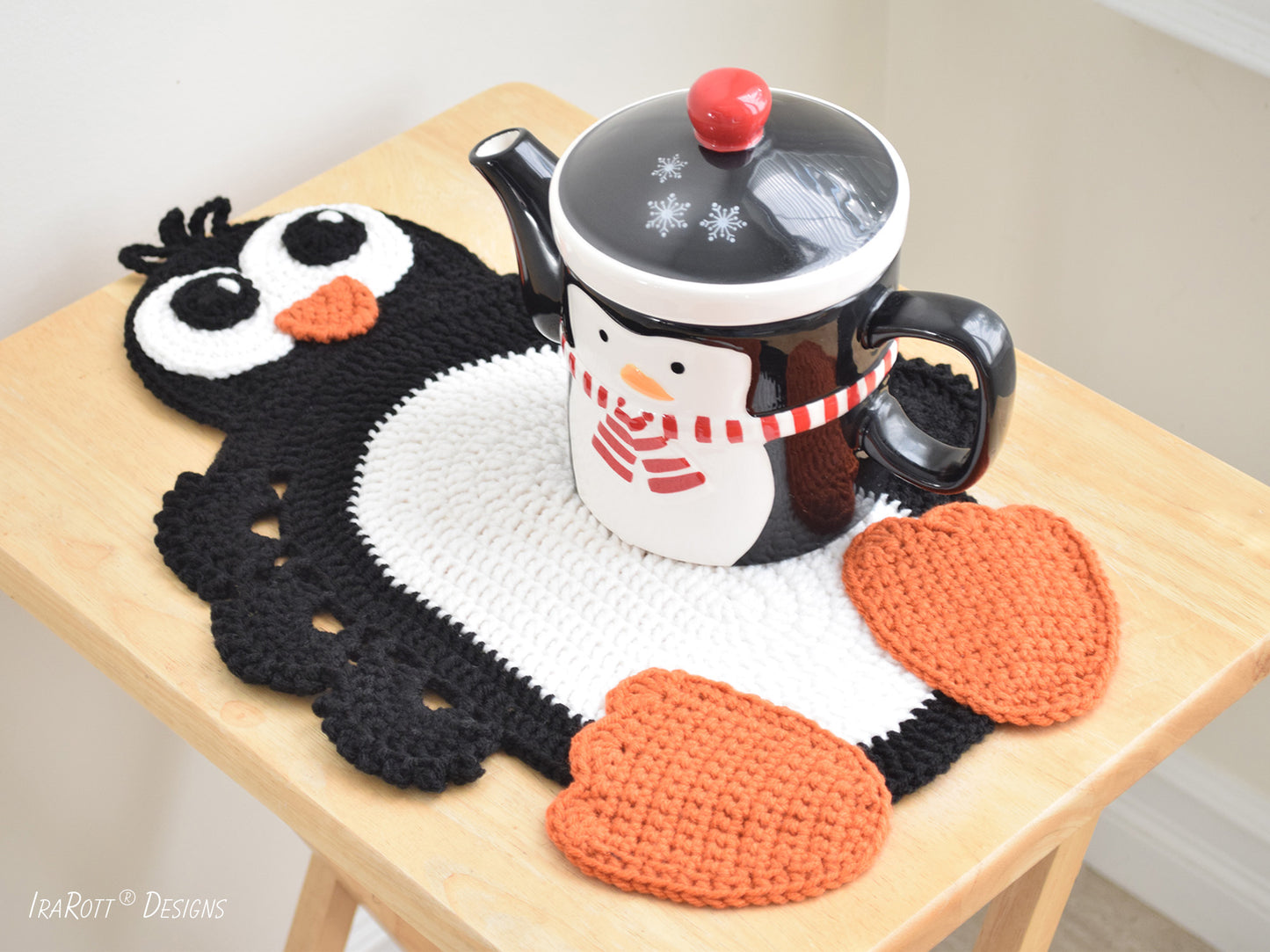 Roma The Happy Penguin Placemat Crochet Pattern